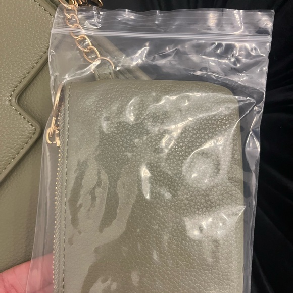 NWT Valentino Orlandi Green Crossbody Purse - Picture 12 of 14